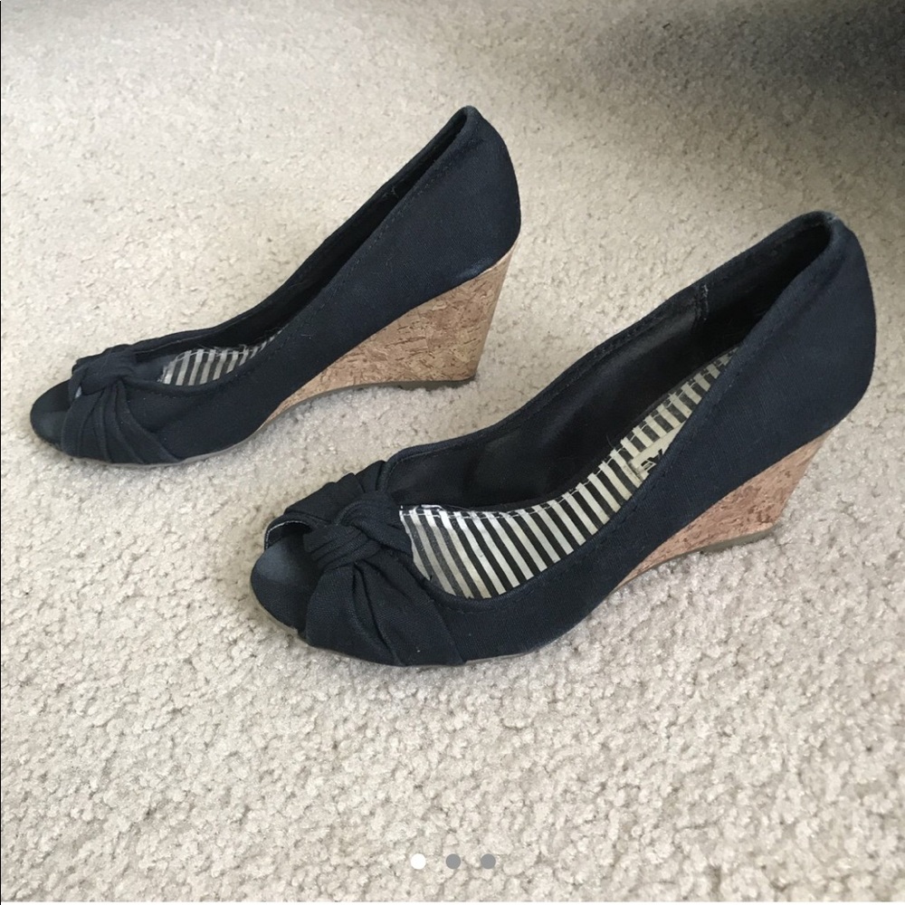 American Eagle cork black wedges